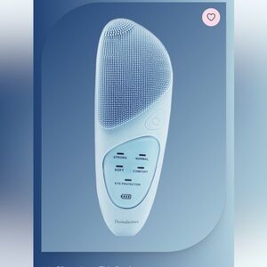 NWT: Dermalactives PureSkin Cleansing Brush